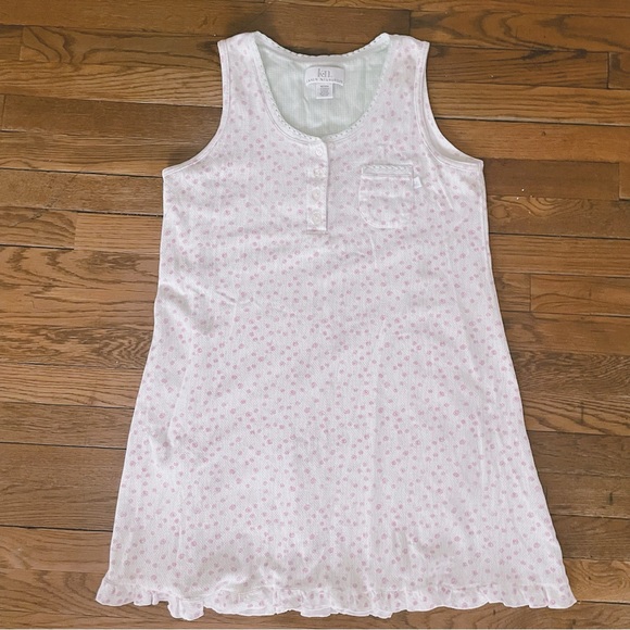 Vintage Night Gown 💌🧸 - Picture 2 of 5